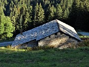 12 La Casera di Torcola Vaga (1486 m) dall'alto